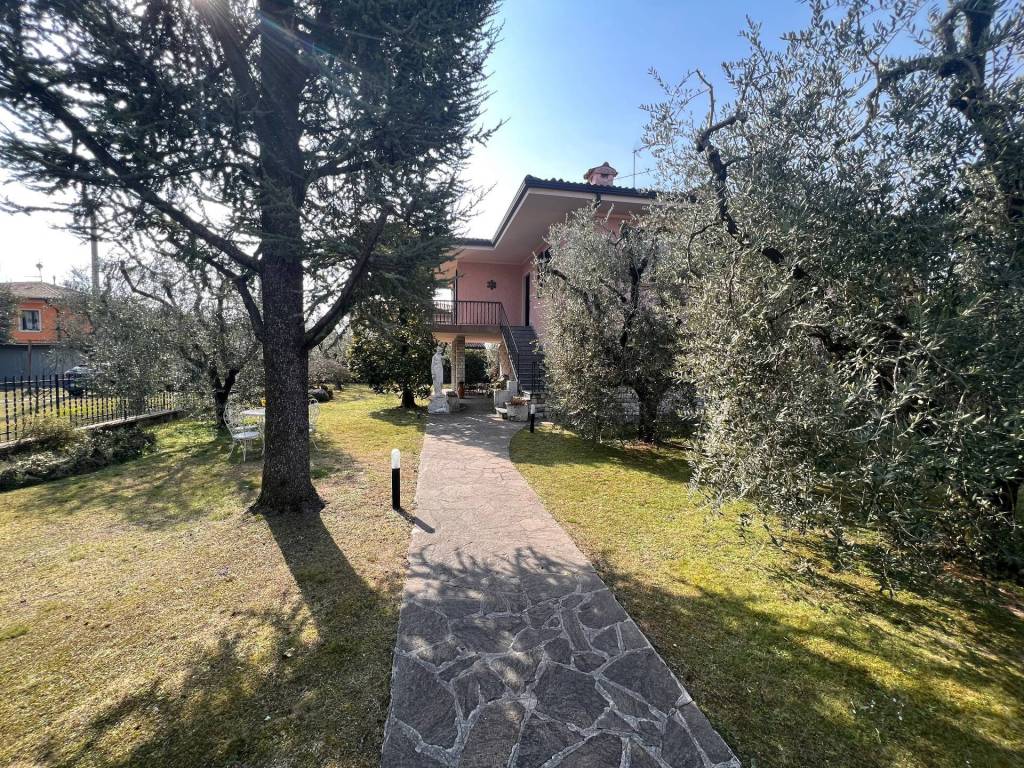 Villa a Puegnago sul garda in Via Nazionale - Foto 2