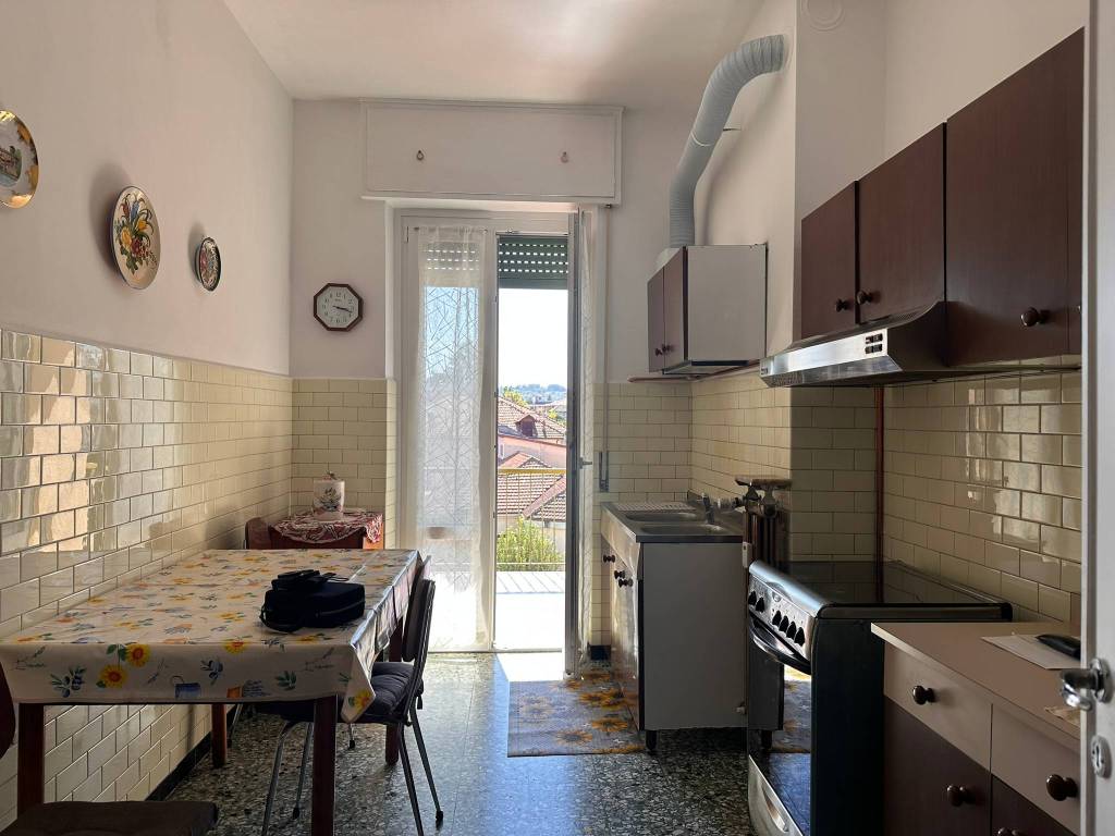 Appartamento a Arona in Via Giovanni Carosio, 4 - Foto 3