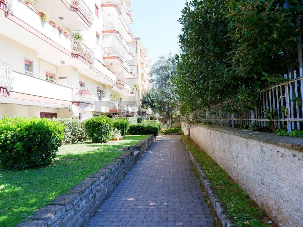 Appartamento a Caserta in Via JOHN ANDREW GRAEFER PIAZZA PITESTI, 2 - Foto 3