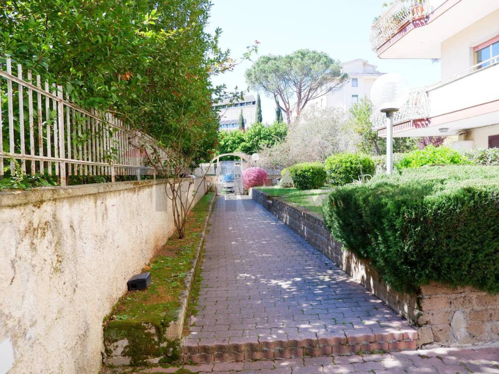 Appartamento a Caserta in Via JOHN ANDREW GRAEFER PIAZZA PITESTI, 2 - Foto 5
