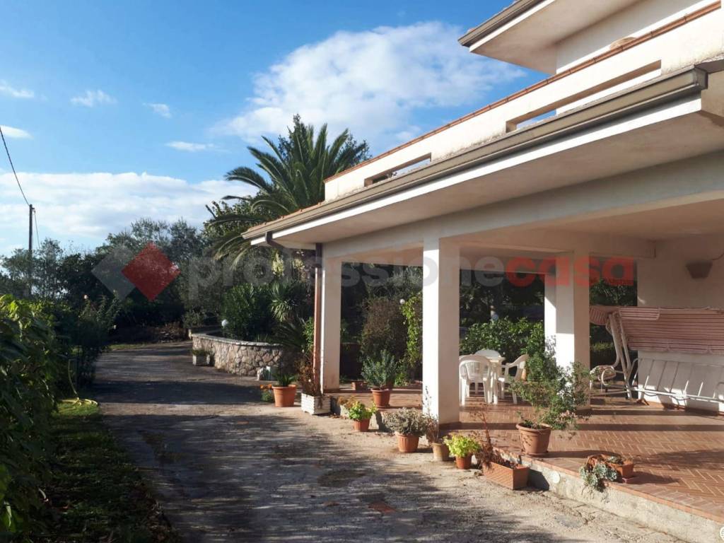 Villa a Cervaro in Via Collecedro, snc - Foto 2