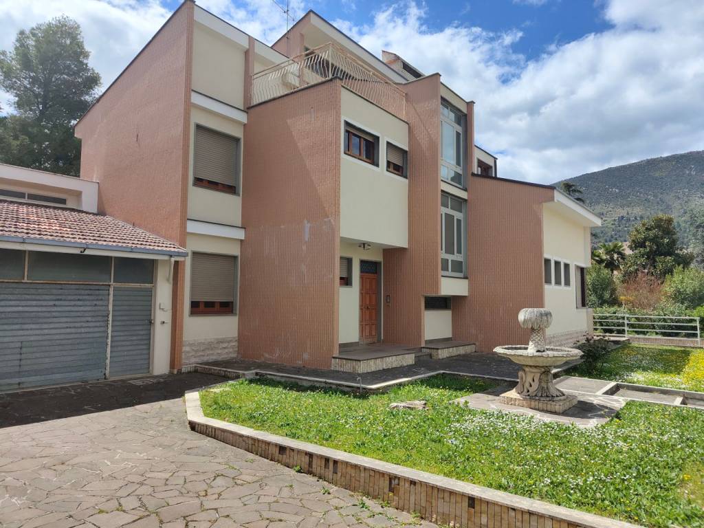 Villa a Raiano in Via 4 Novembre, 9 - Foto 2