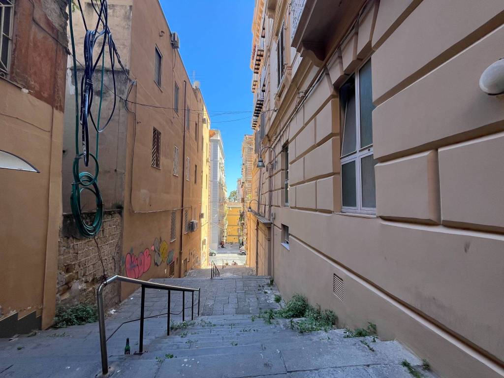 Appartamento a Napoli in Gradini Amedeo, 10 - Foto 2