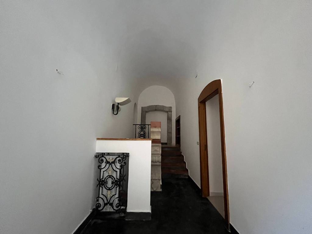 Appartamento a Napoli in Gradini Amedeo, 10 - Foto 3