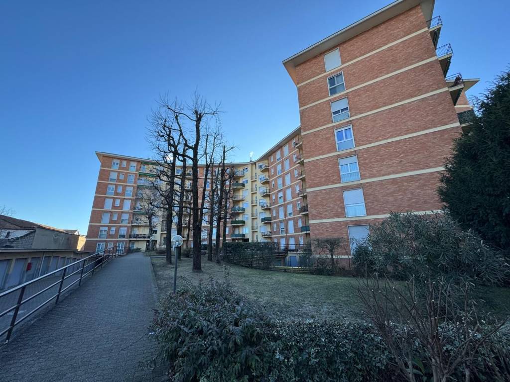 Appartamento a Gallarate in Via Monsignor Macchi - Foto 2