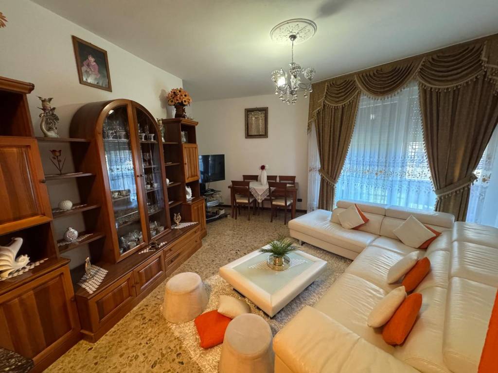 Appartamento a Gallarate in Via Monsignor Macchi - Foto 4