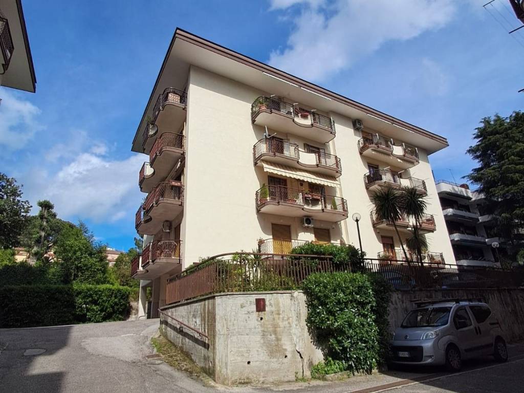 Appartamento a Cava de' tirreni in Via Raffaele Ragone - Foto 2