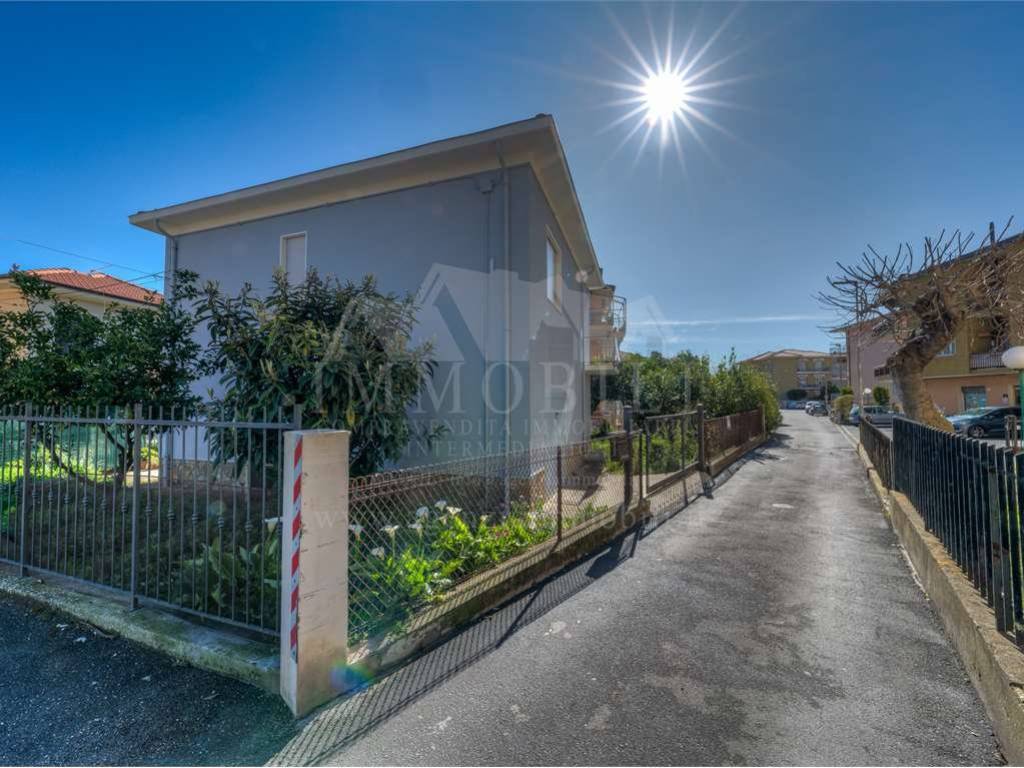 Villa a Diano marina in Via Colombera, 6 - Foto 2