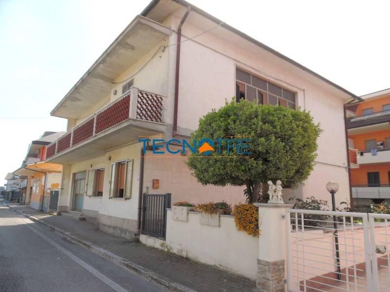 Villa a Martinsicuro in Via Guglielmo Marconi, 92 - Foto 2