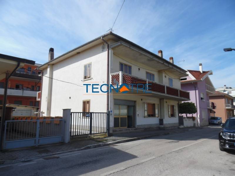 Villa a Martinsicuro in Via Guglielmo Marconi, 92 - Foto 3