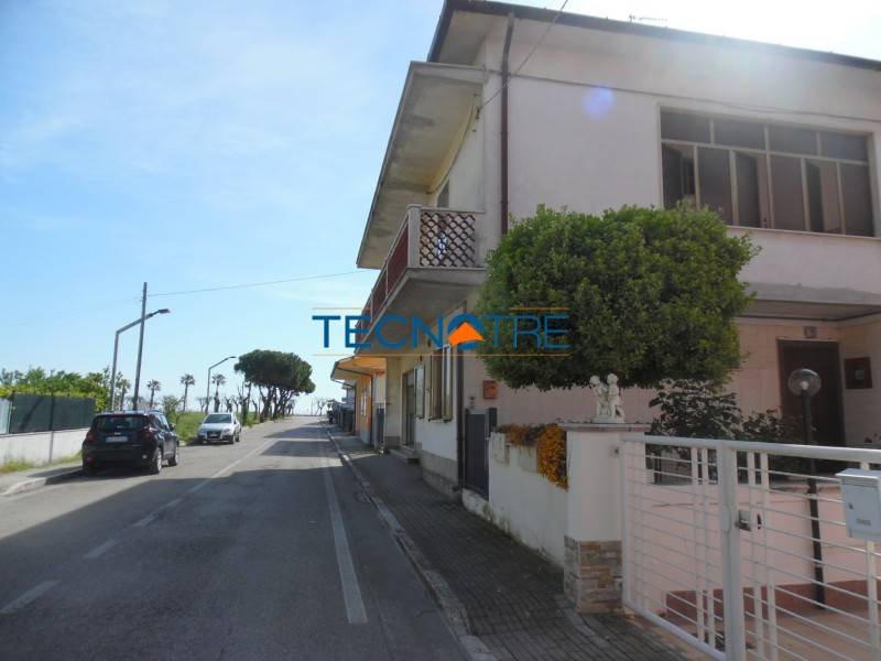 Villa a Martinsicuro in Via Guglielmo Marconi, 92 - Foto 4