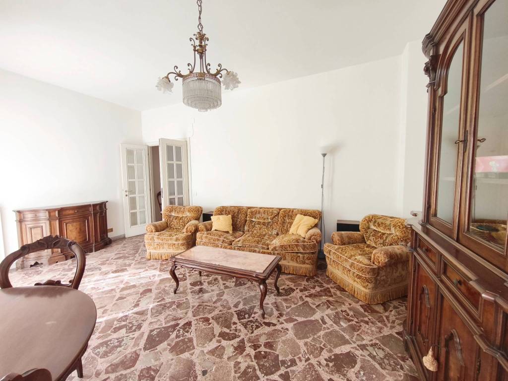 Appartamento a Brindisi in Via Germanico - Foto 3