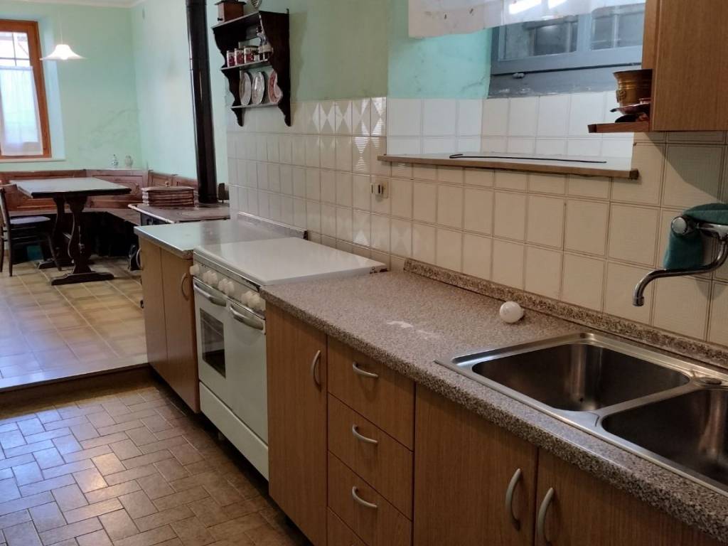 Casa indipendente a Ovaro in Via 8 Ottobre di Mione, 41 - Foto 3
