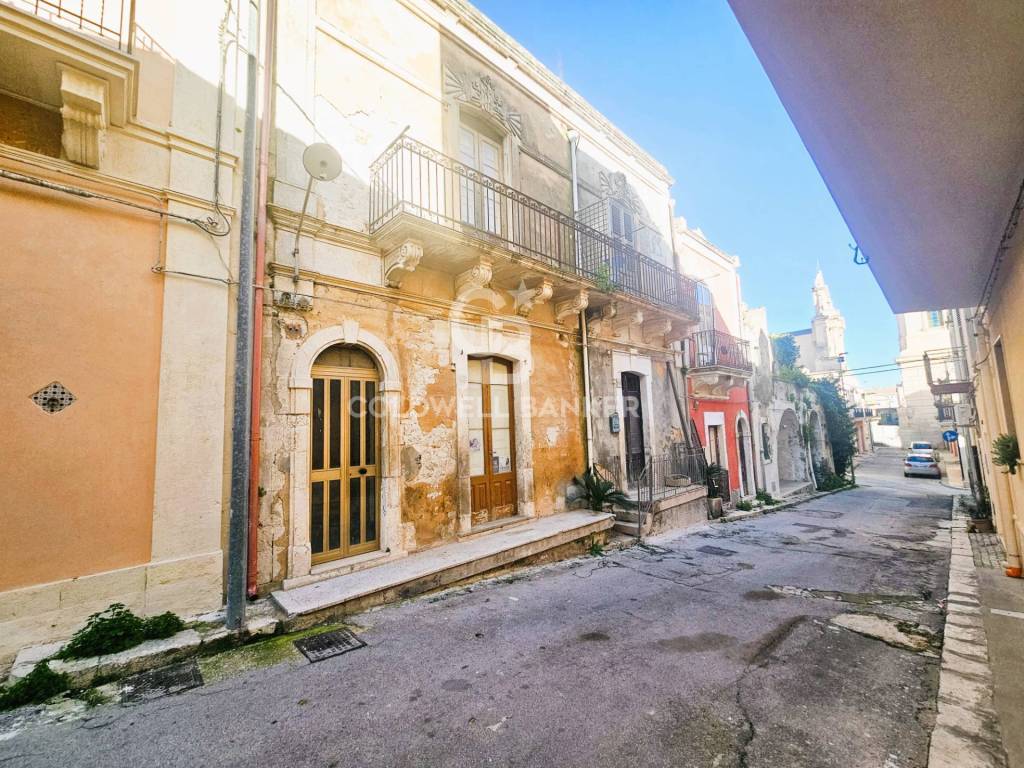 Casa indipendente a Ispica in via Nino Bixio, 9 - Foto 2