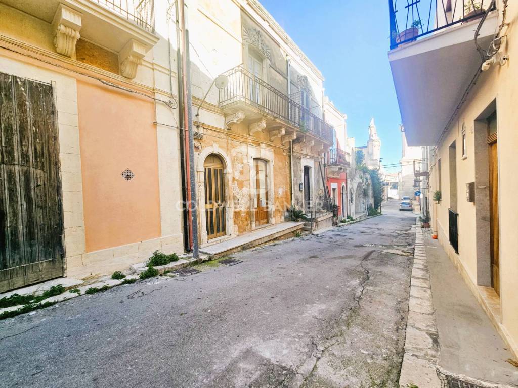 Casa indipendente a Ispica in via Nino Bixio, 9 - Foto 5