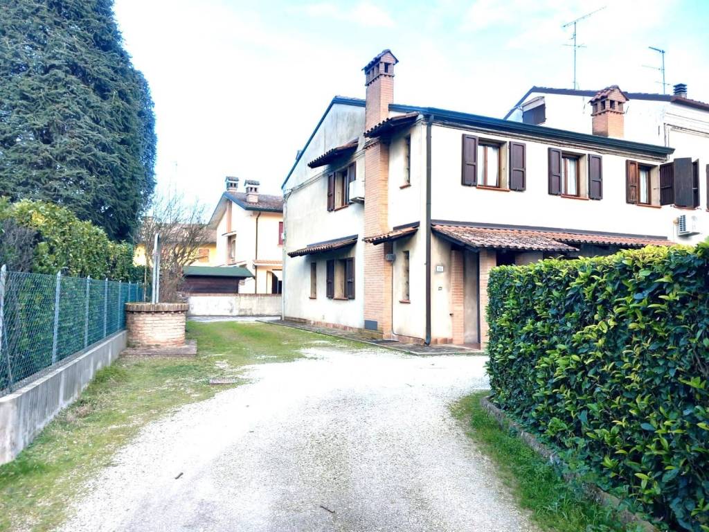 Villa a Copparo in VIA FIORINI, 23 - Foto 2
