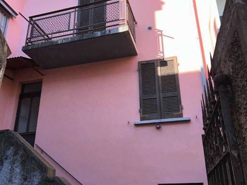 Casa indipendente a Cuasso al monte in Via Rivolta, 14 - Foto 2