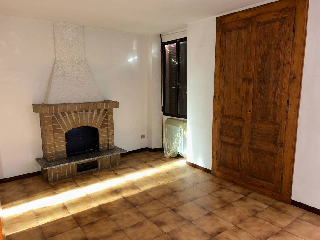 Casa indipendente a Cuasso al monte in Via Rivolta, 14 - Foto 4