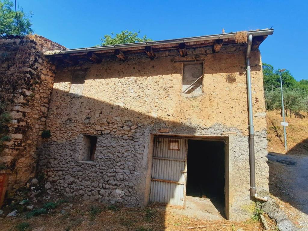 Casa indipendente a Rieti in Via Trieste, 1 - Foto 2