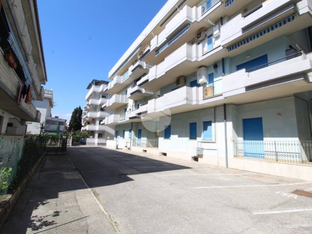 Box / garage a Alba adriatica in Via Giuseppe Mazzini, 132 - Foto 2