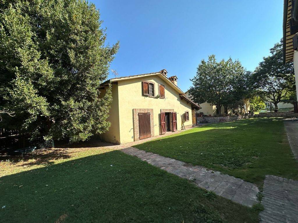 Rustico / casale a Castiglione del lago in Via Pineta - Foto 3