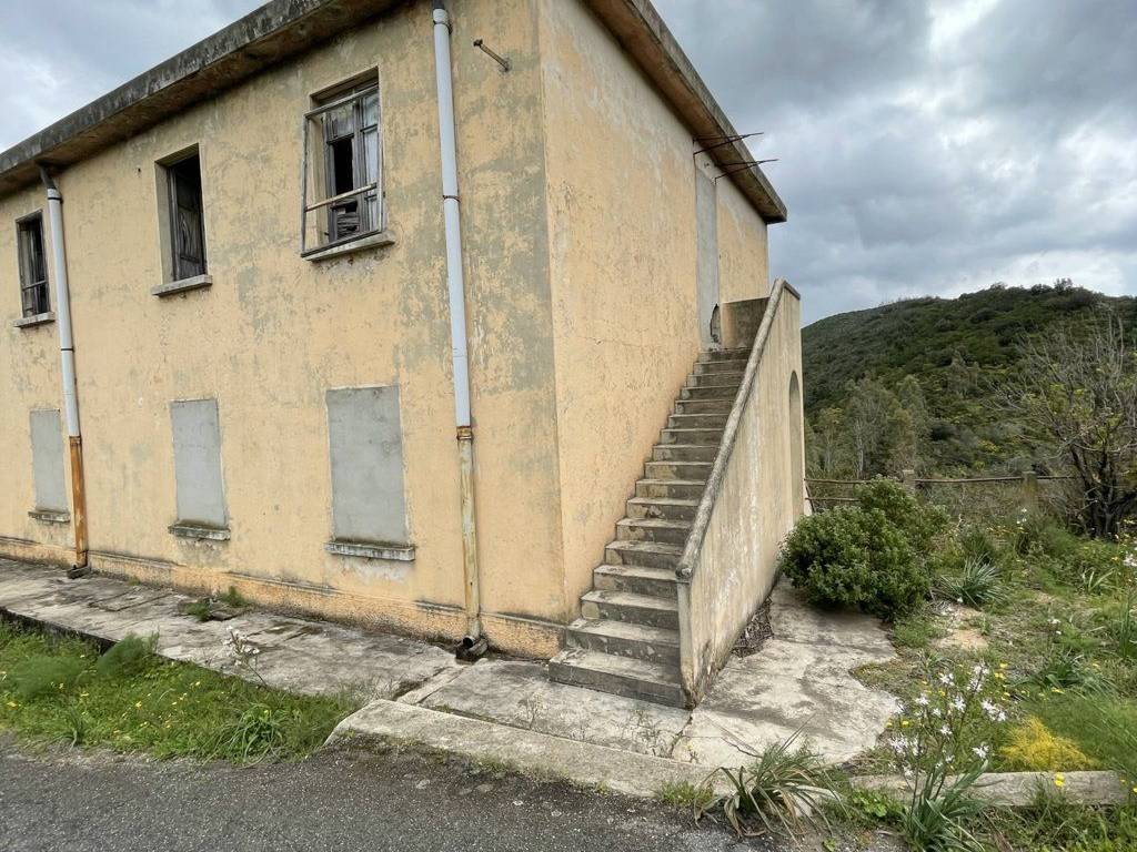 Palazzo / stabile a Villagrande strisaili - Foto 2