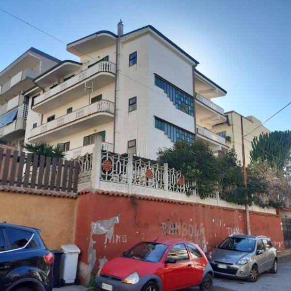Appartamento a Reggio calabria in Via Sbarre Superiori Diramaz. Lombardo - Foto 2