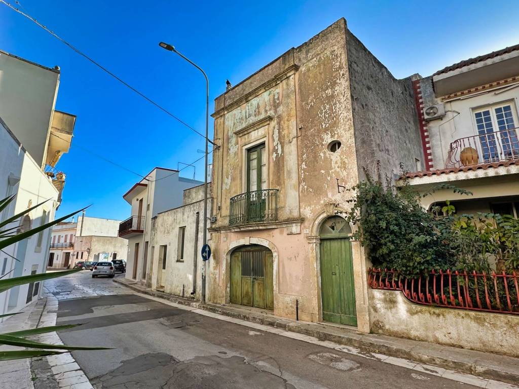 Casa indipendente a Andrano in Via Cesare Battisti, 22 - Foto 2