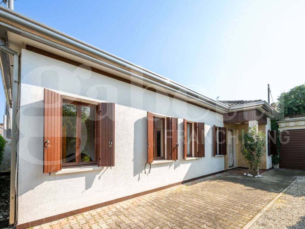 Villa a Noventa padovana in VIA GIUSEPPE VERDI, 15 - Foto 2