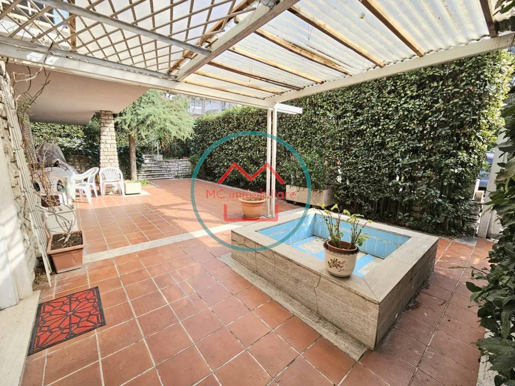 Villa a Montecatini-terme in Via Montebello - Foto 4