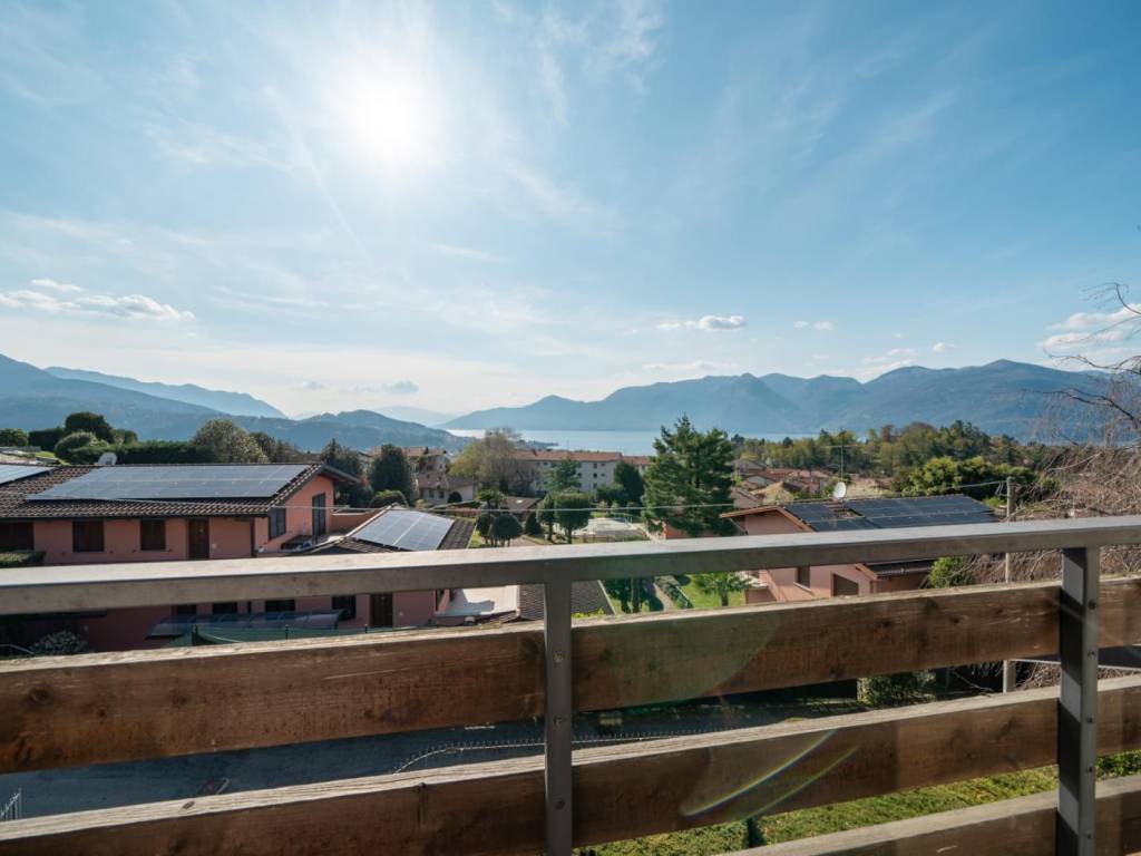Villa a Luino in Via Cascina Ferrari, 23 - Foto 3