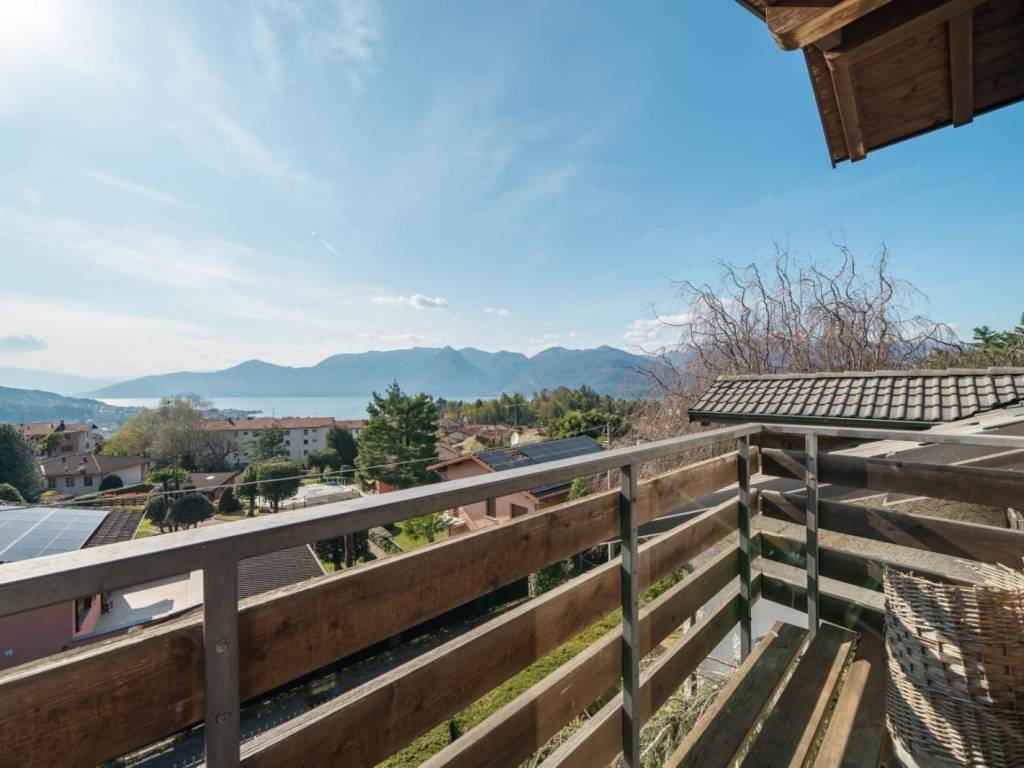 Villa a Luino in Via Cascina Ferrari, 23 - Foto 4