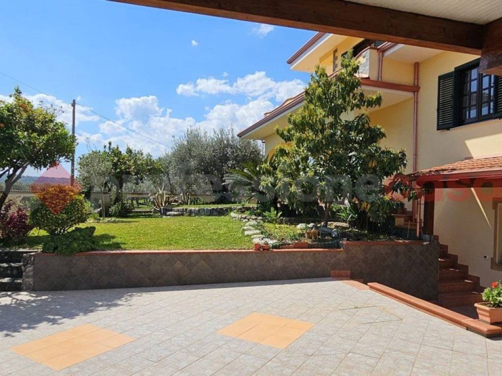 Villa a Montepaone in via PO, 17 - Foto 4