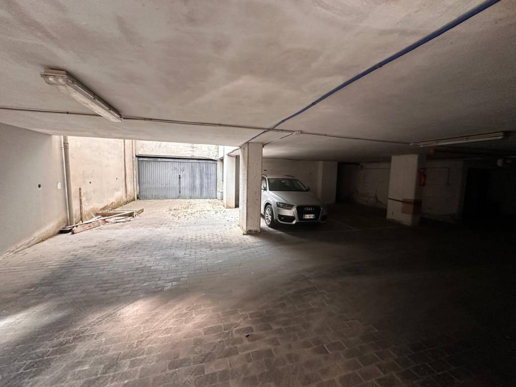 Box / garage a Caserta in Via Vincenzo Lupoli - Foto 3