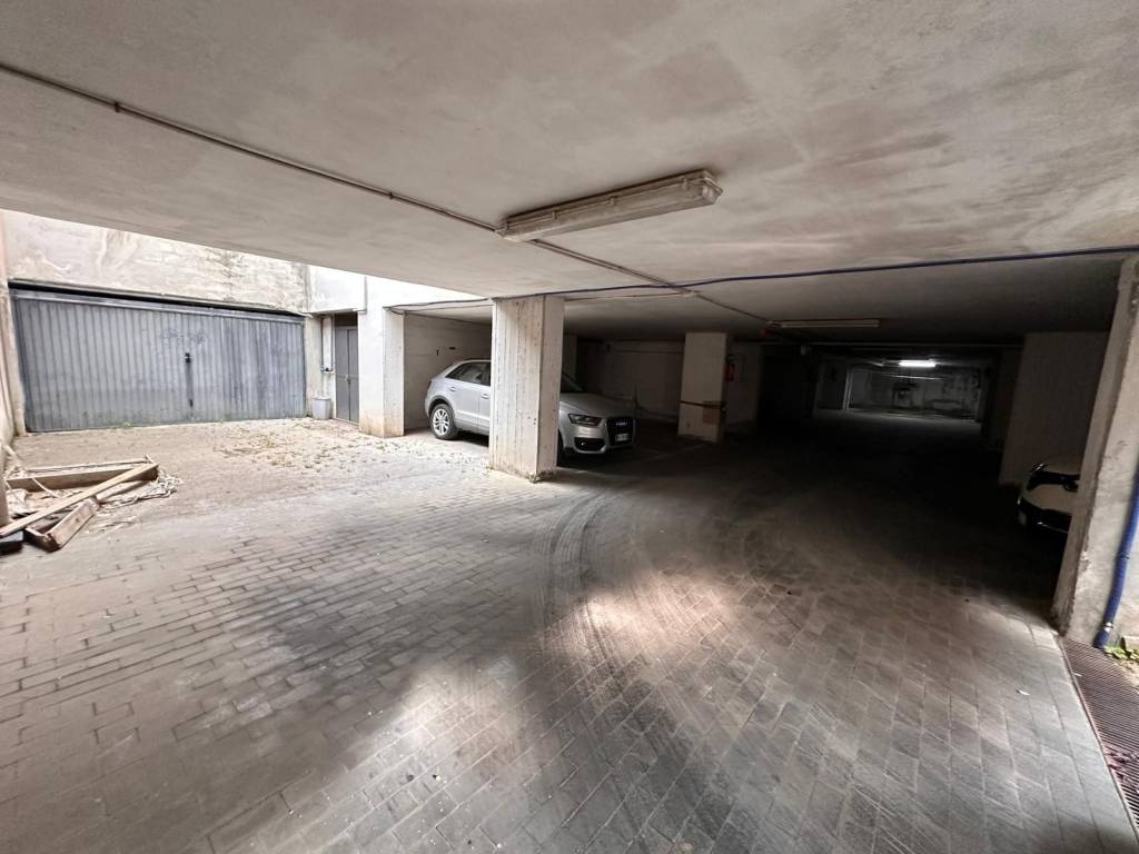 Box / garage a Caserta in Via Vincenzo Lupoli - Foto 4