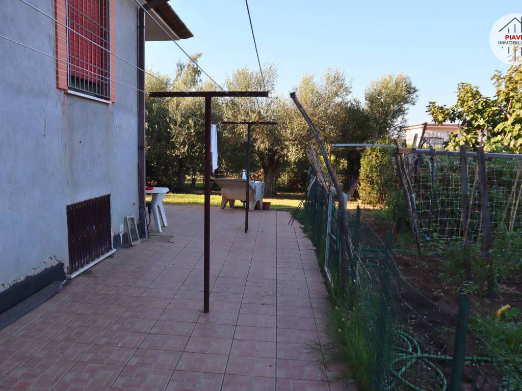 Villa a Cisterna di latina in Via del Valloncello - Foto 5