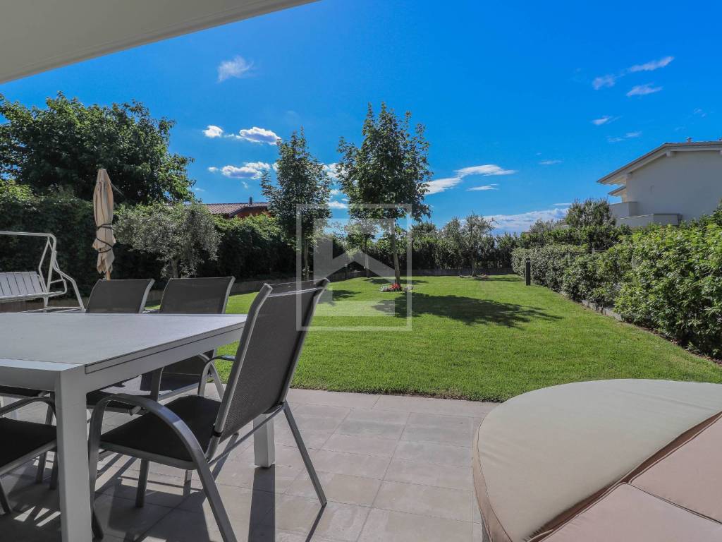Appartamento a Sirmione in via Coorti Romane, 29 - Foto 2