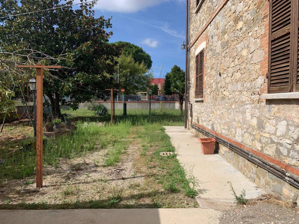 Casa indipendente a Castiglione del lago in Via Piemonte , 11 - Foto 3