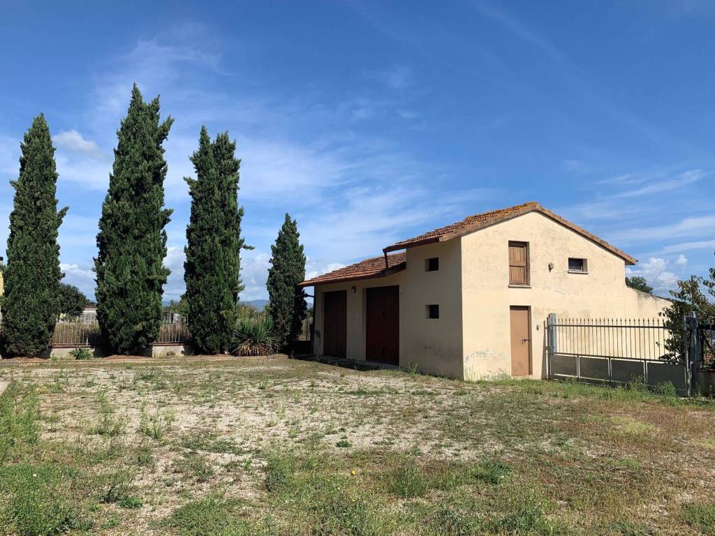Casa indipendente a Castiglione del lago in Via Piemonte , 11 - Foto 5