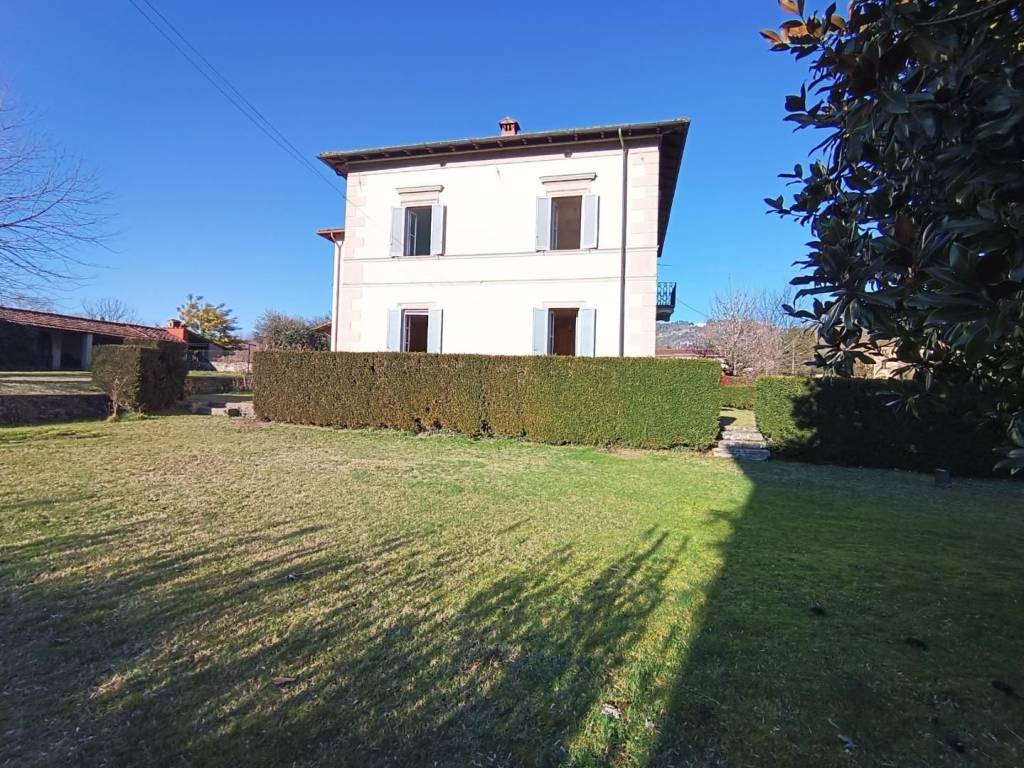 Villa a Coreglia antelminelli in Strada Provinciale per Coreglia, 134 - Foto 3