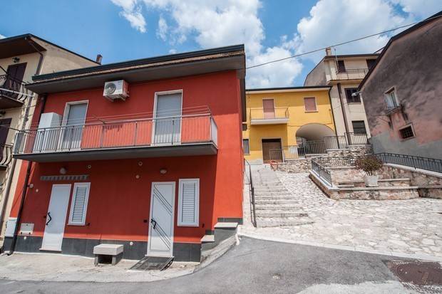 Casa indipendente a Sant'angelo all'esca in via san gerardo, 10 - Foto 3