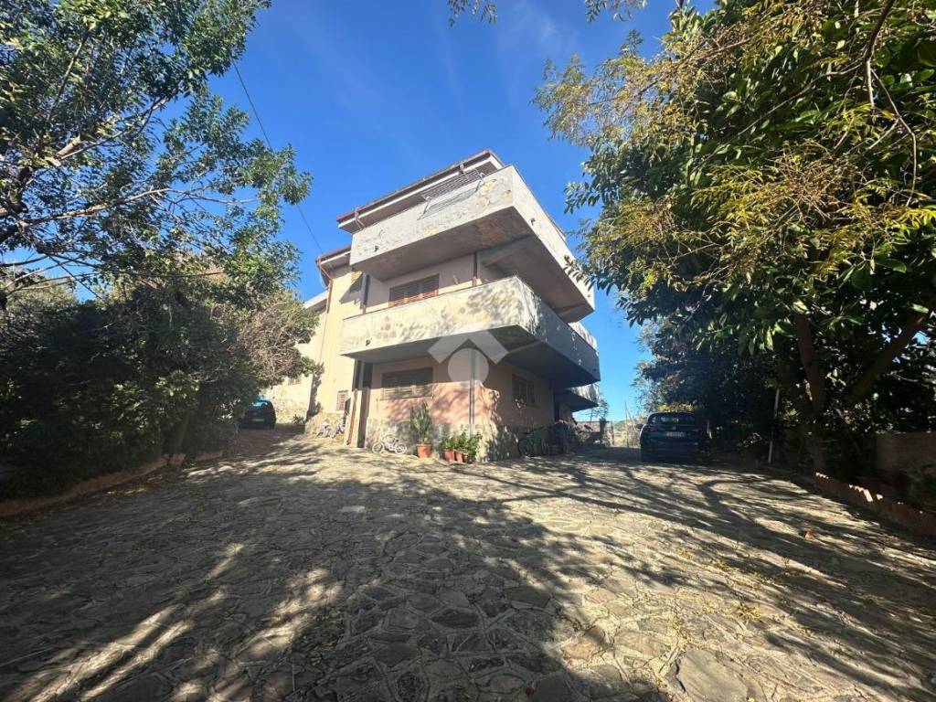 Palazzo / stabile a Trebisacce in C/da piana del trivolo - Foto 2