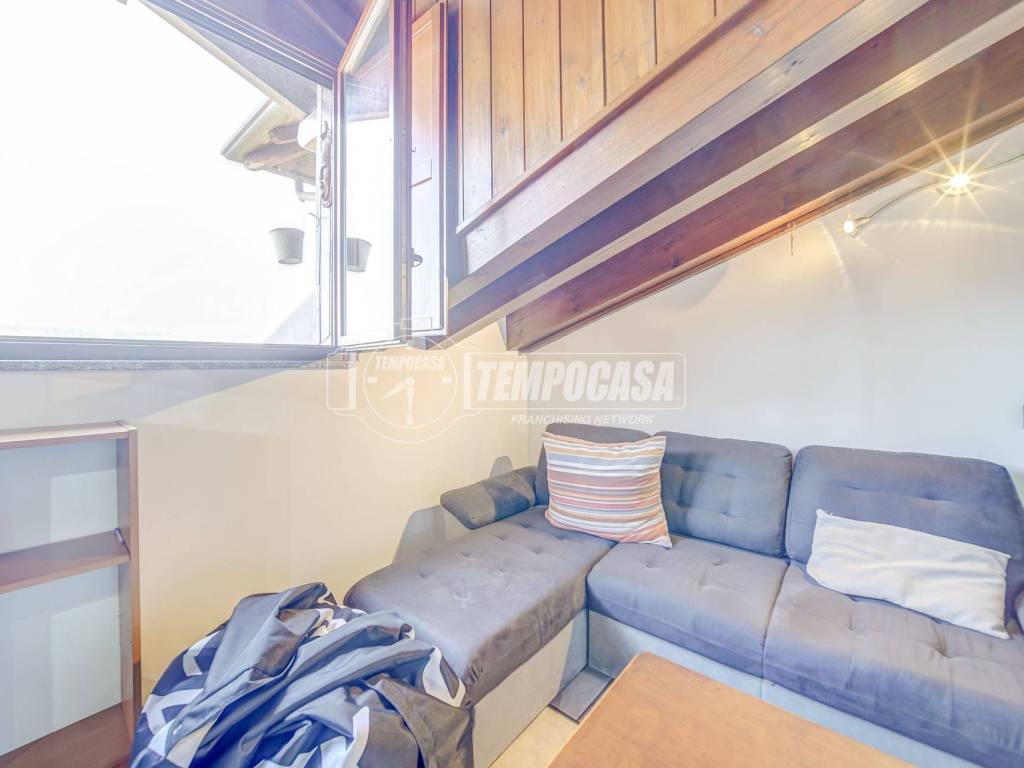 Appartamento a Sesto calende in Via del Nocciolino - Foto 2