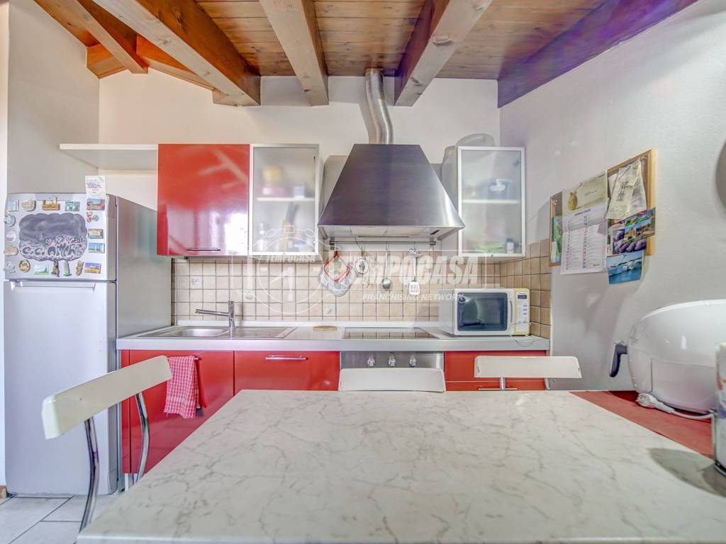 Appartamento a Sesto calende in Via del Nocciolino - Foto 5