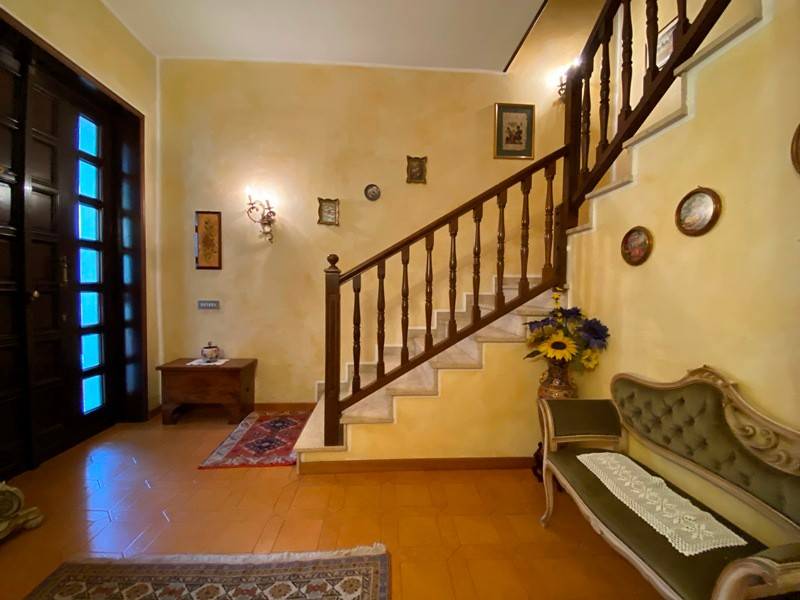 Casa indipendente a Cardano al campo in Via Vincenzo Bellini, 31 - Foto 4