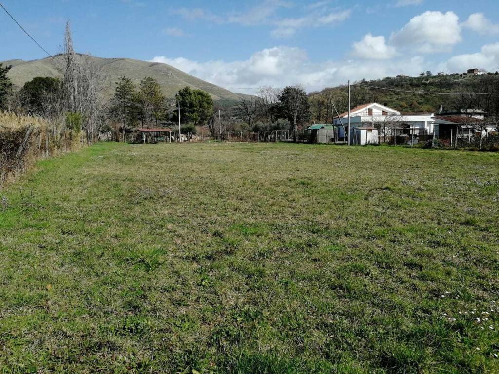 Terreno a Fara in sabina in Via Di Campomaggiore S.N.C. - Foto 2