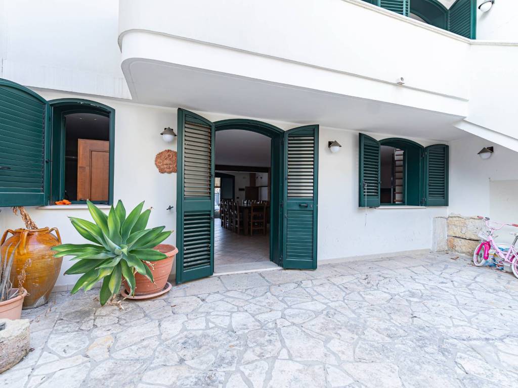 Casa indipendente a Guagnano in Via Neviera, 9 - Foto 2
