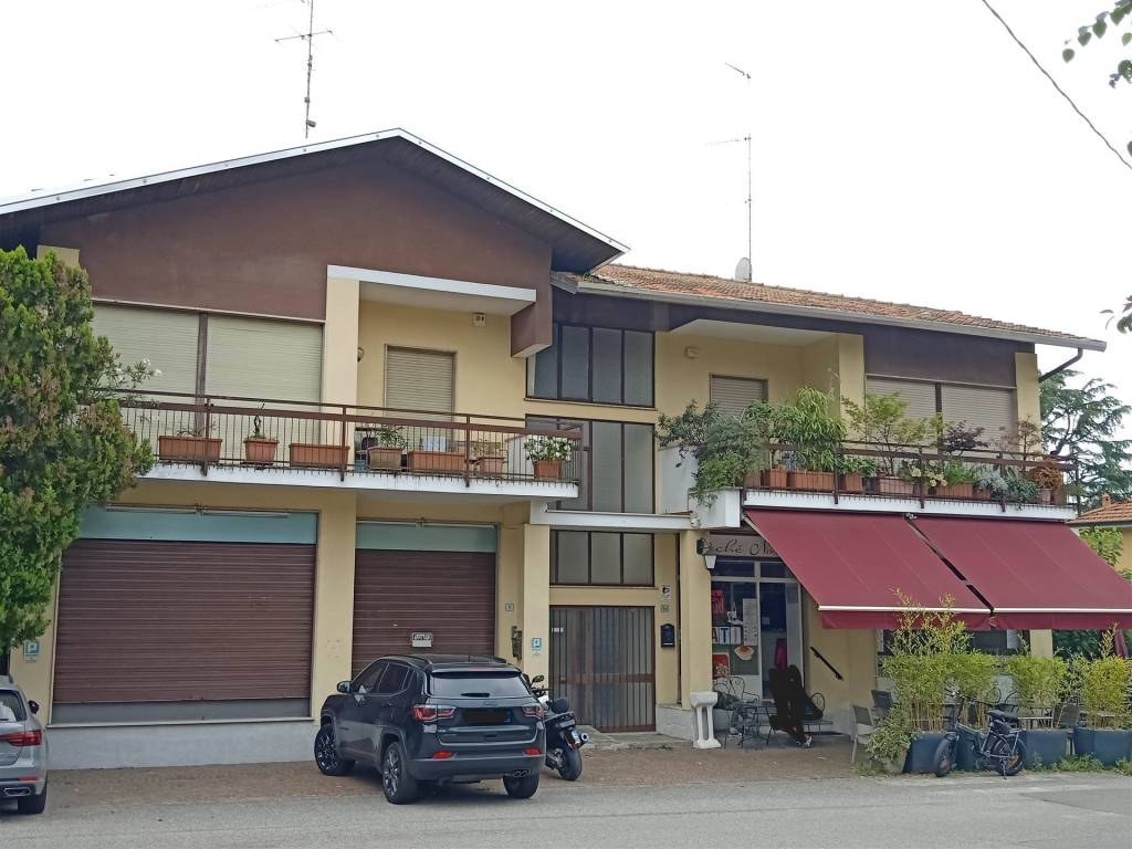 Appartamento a Besnate in VIA PIAGGIO, 1 - Foto 2