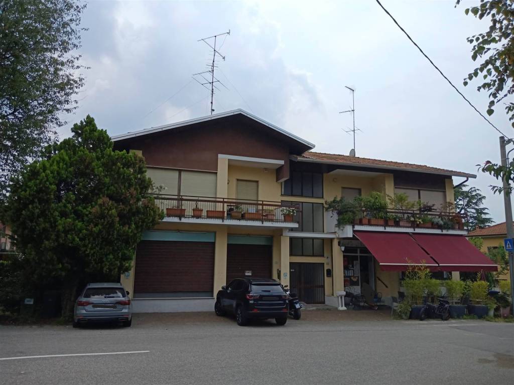 Appartamento a Besnate in VIA PIAGGIO, 1 - Foto 3