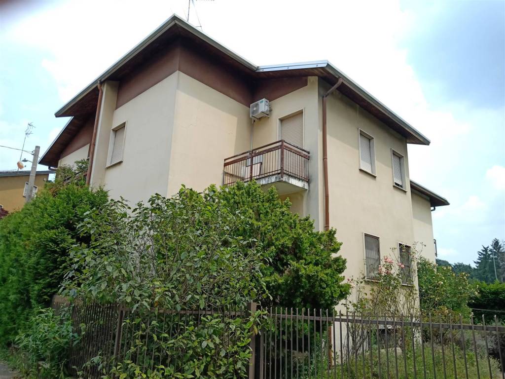 Appartamento a Besnate in VIA PIAGGIO, 1 - Foto 5